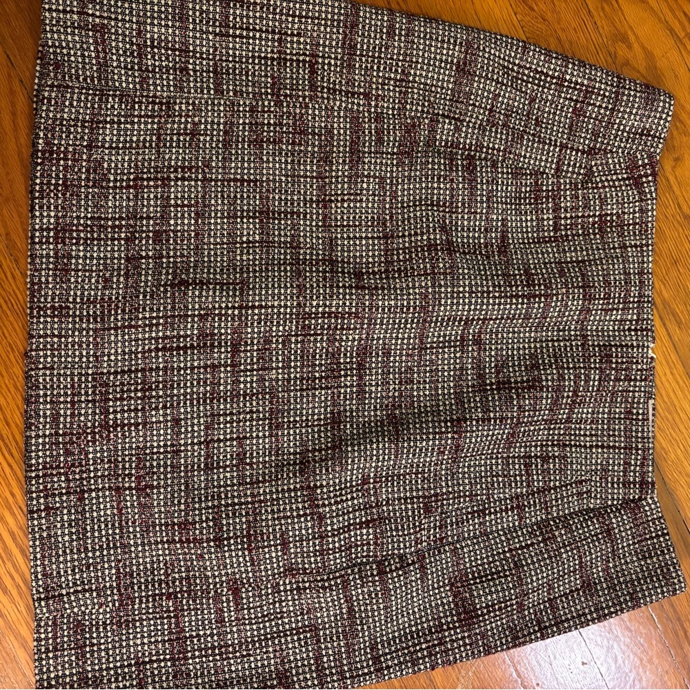 Banana Republic Black and Maroon Tweed Skirt size 6